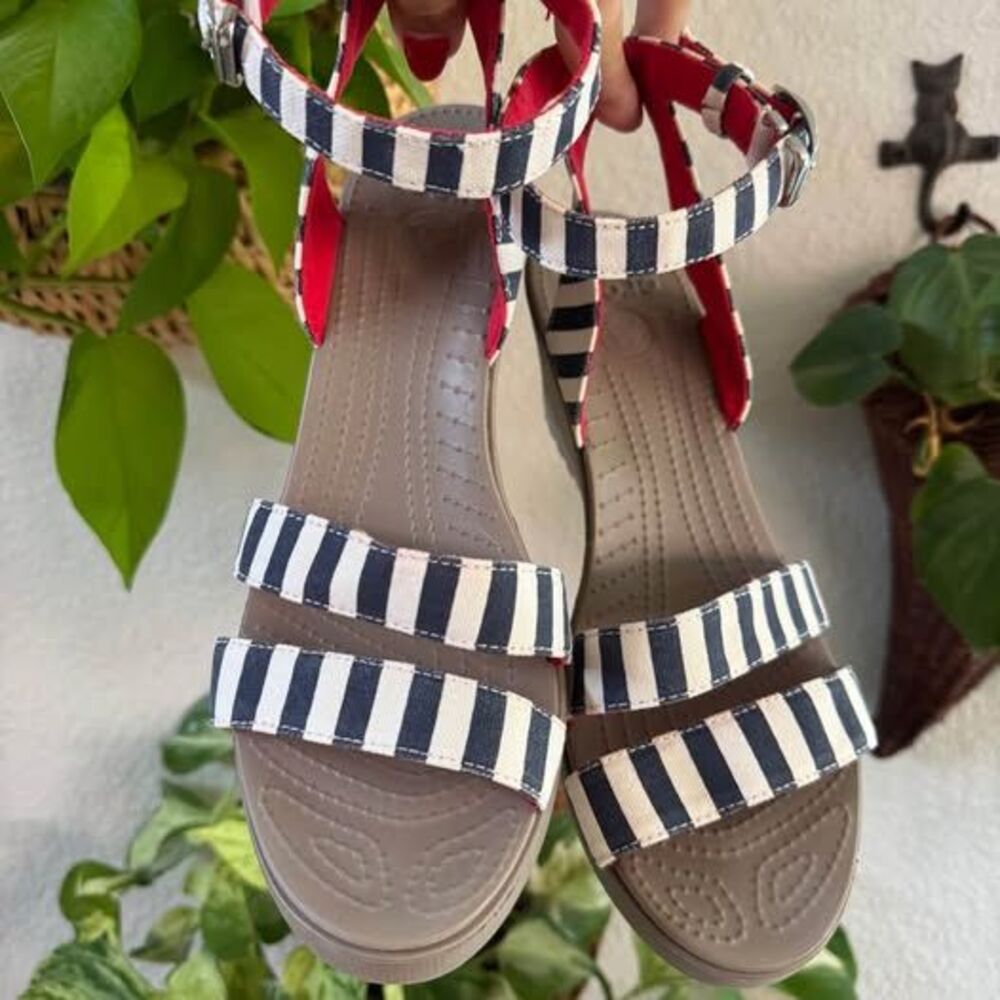 Crocs Leigh II Striped Wedge Sandals Size 10